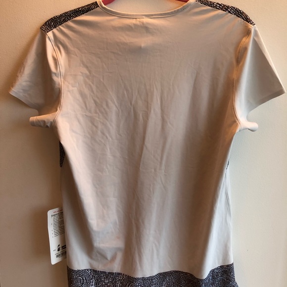 Brand new Lulu lemon snap shot tee - Picture 7 of 8